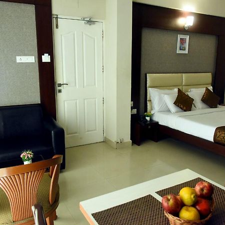 Hotel Pearl International Chennai Zewnętrze zdjęcie