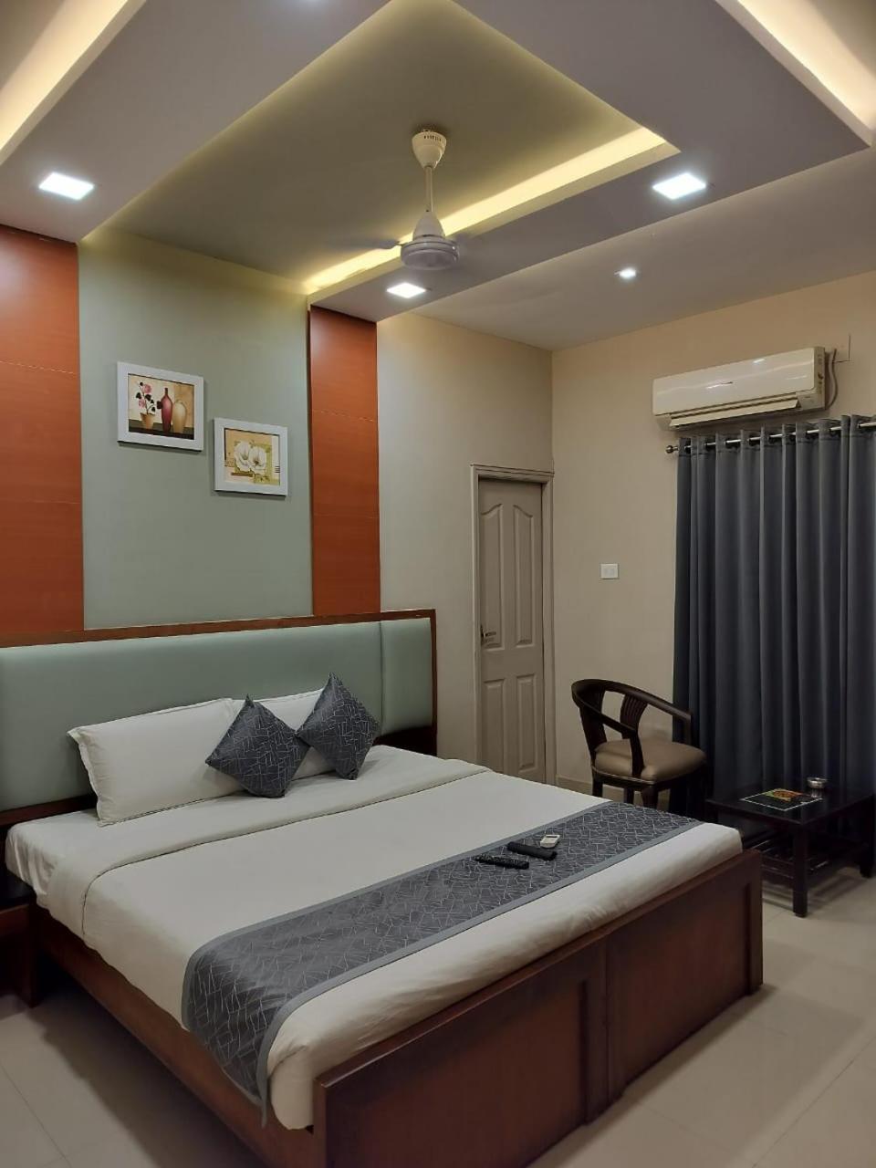 Hotel Pearl International Chennai Zewnętrze zdjęcie