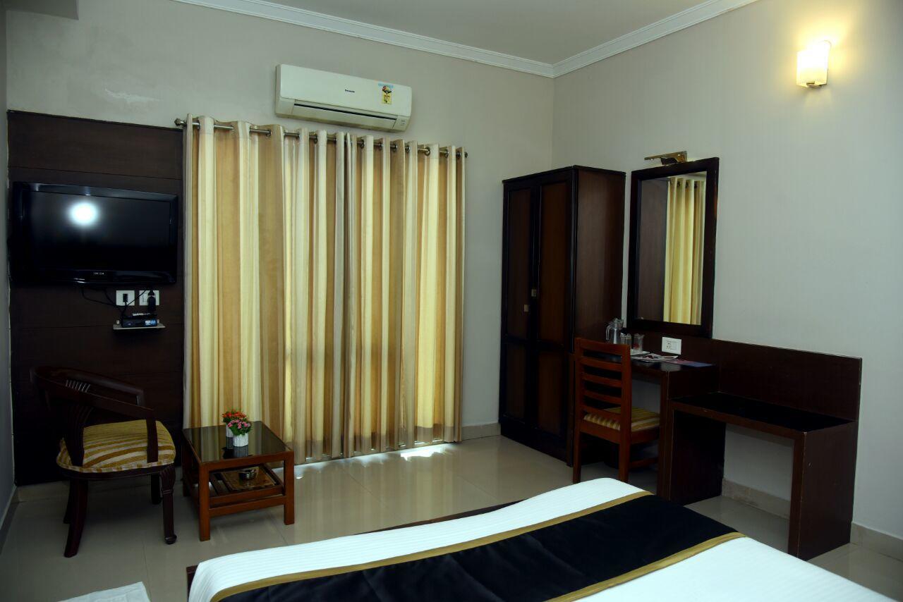 Hotel Pearl International Chennai Zewnętrze zdjęcie