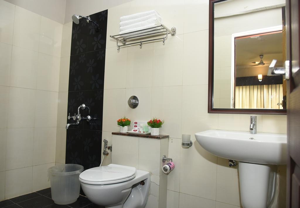 Hotel Pearl International Chennai Zewnętrze zdjęcie